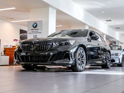 Used 2026 BMW 530i xDrive w/ M Sport Package image 1