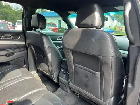 Used 2017 Ford Explorer XLT w/ Equipment Group 202A image 20