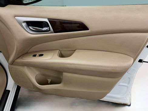 Used 2014 Nissan Pathfinder SL w/ Trailer Tow Package image 34