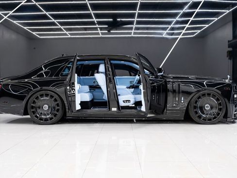 Used 2026 Rolls-Royce Phantom Sedan image 9