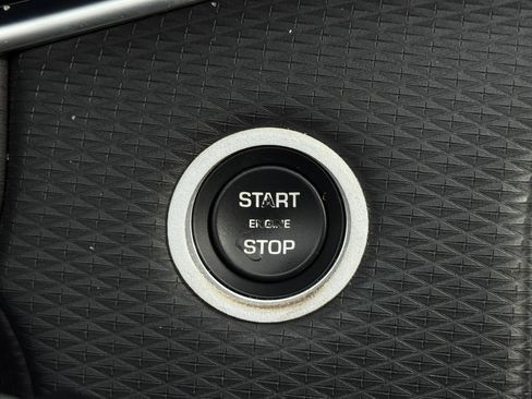 Used 2020 Land Rover Range Rover Evoque S AWD/4WD image 35