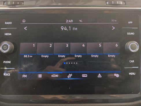 Used 2022 Volkswagen Tiguan SE image 25