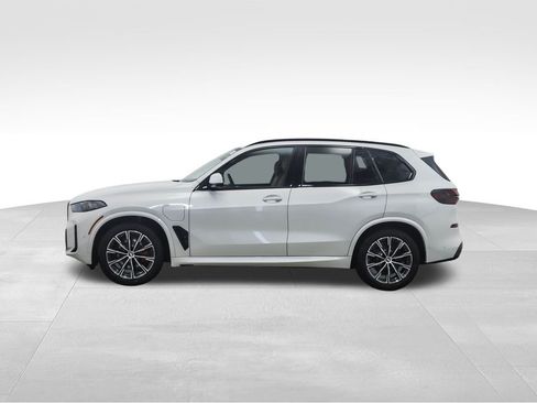 New 2026 BMW X5 xDrive50e w/ Executive Package image 2