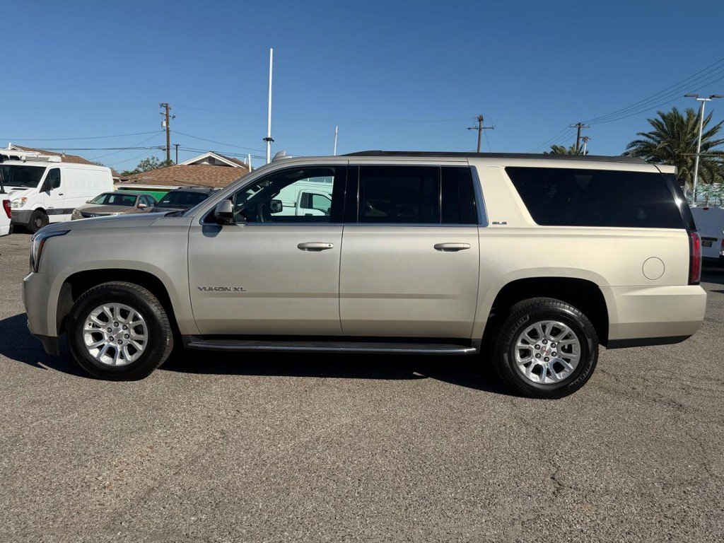 Used 2017 GMC Yukon XL SLE w/ Enhanced Driver Alert Package RWD image 10