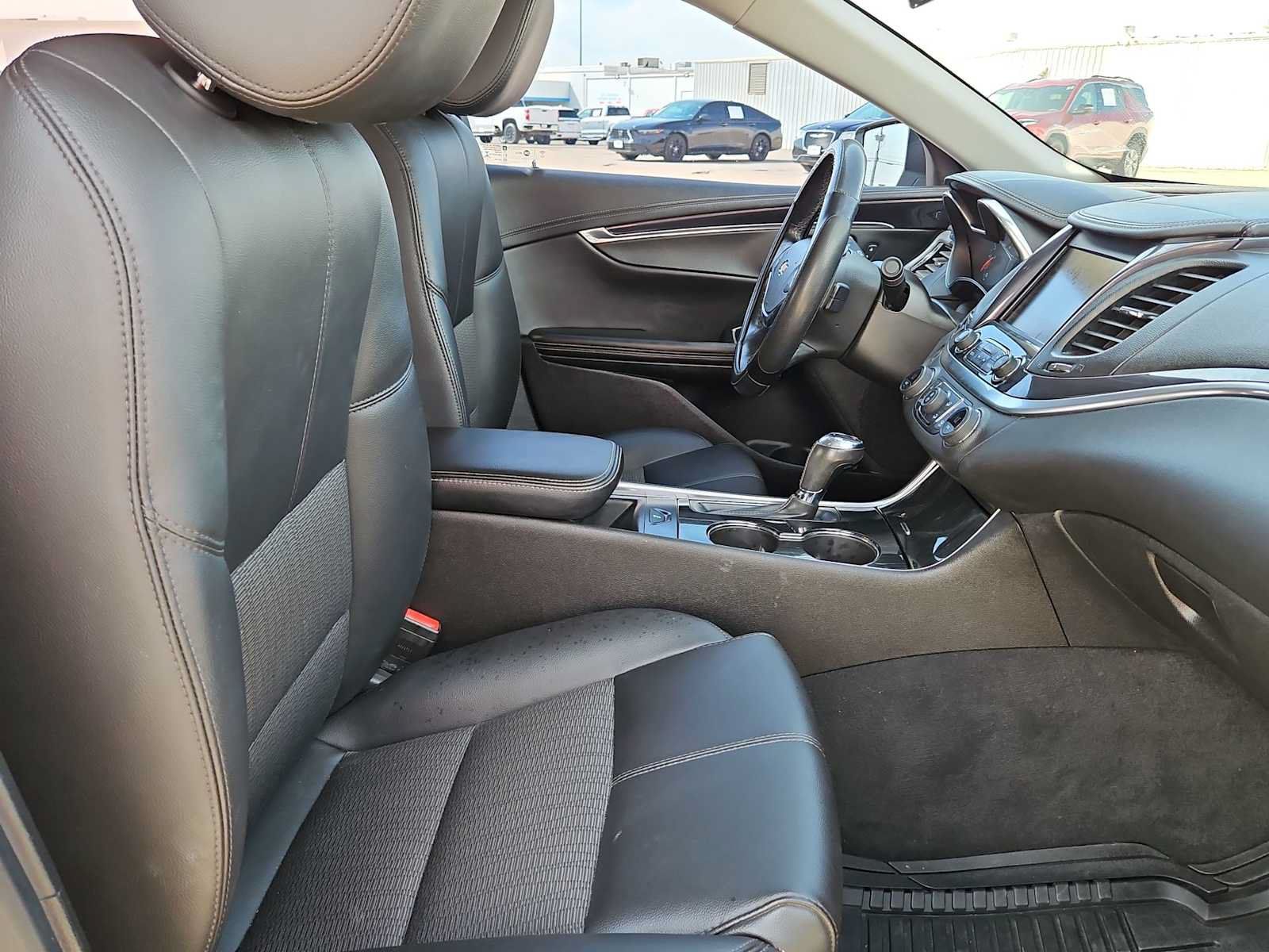 Used 2018 Chevrolet Impala LT FWD image 18