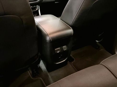 Used 2021 Chevrolet Colorado LT w/ LT Convenience Package image 28