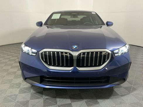 Certified 2025 BMW 530i w/ Premium Package image 3