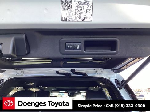 Used 2024 Toyota Sequoia Platinum image 19