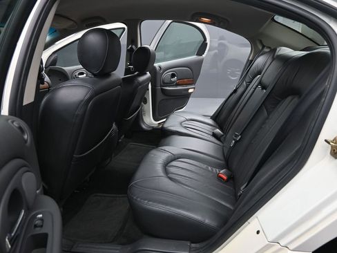 Used 2001 Chrysler LHS image 13