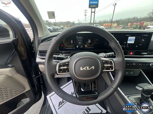 Used 2025 Kia Carnival LXS image 11