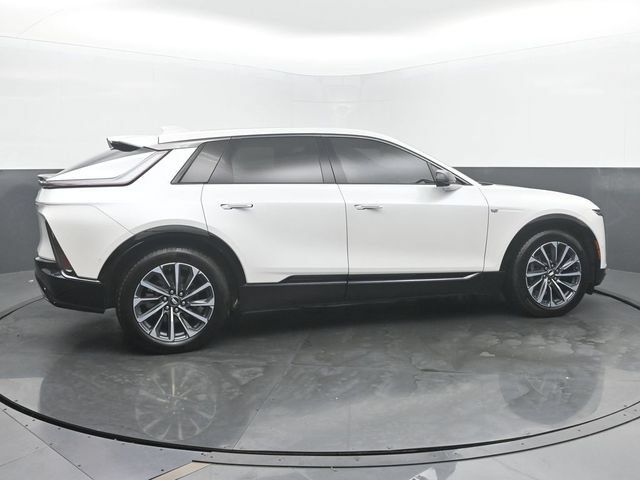 Certified 2024 Cadillac Lyriq Sport w/ LPO, Floor Liner Package AWD/4WD image 6
