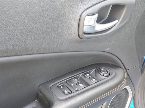 Certified 2019 Jeep Compass Limited image 26