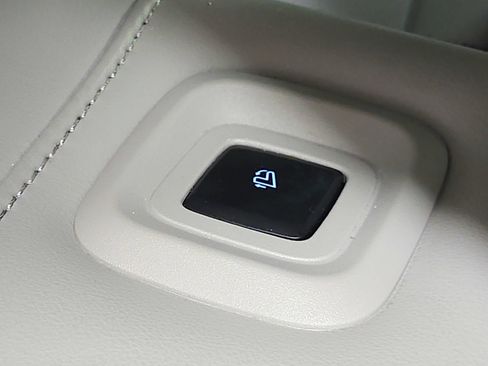 Used 2025 Ford Expedition Active RWD image 43