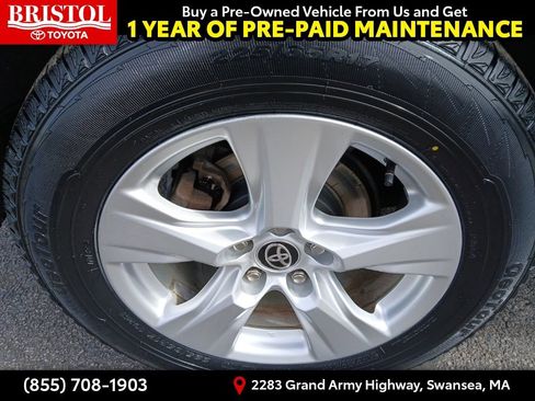 Used 2021 Toyota RAV4 XLE w/ Convenience Package image 11