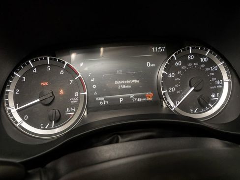 Used 2024 Toyota Highlander XLE image 20