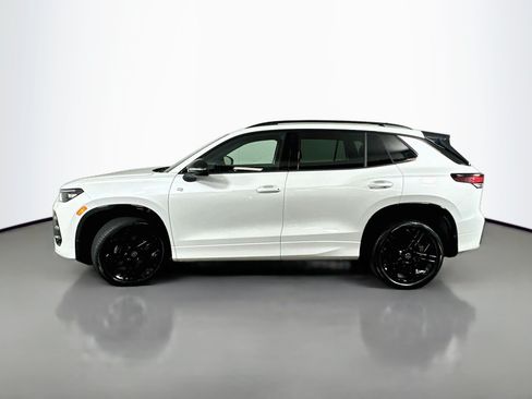 Certified 2025 Volkswagen Tiguan SE R-Line AWD/4WD image 4