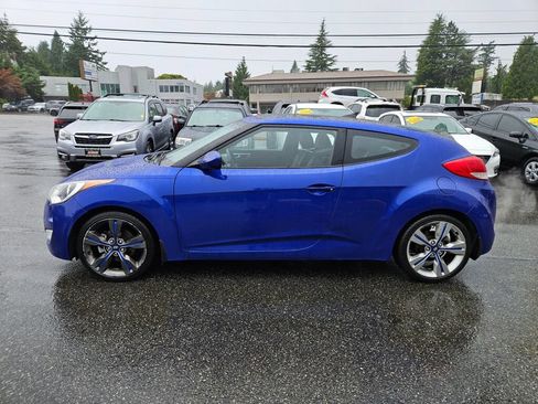 Used 2013 Hyundai Veloster w/ Style Pkg FWD image 7