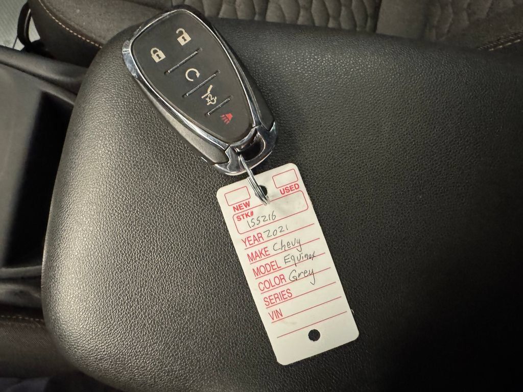 Used 2021 Chevrolet Equinox LT AWD/4WD image 18