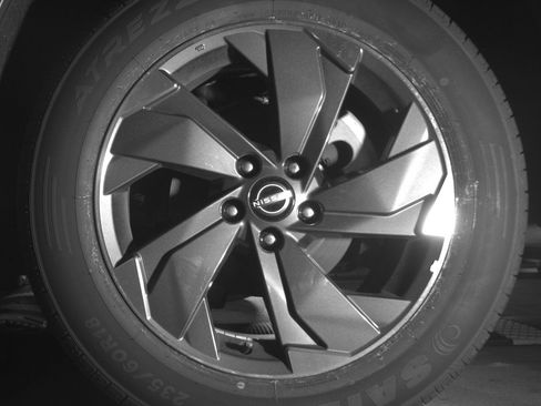 Used 2025 Nissan Rogue SV image 14