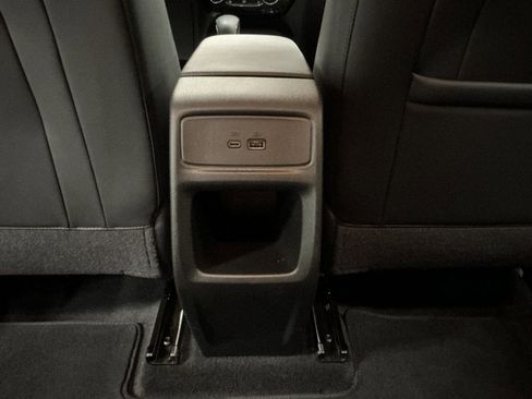 Used 2024 Chevrolet Trax RS FWD image 23