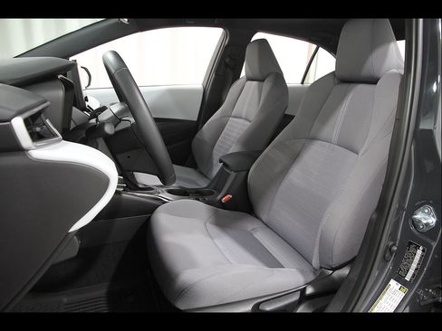 Used 2026 Toyota Corolla SE w/ Carpet Mat Package (TMS) FWD image 5