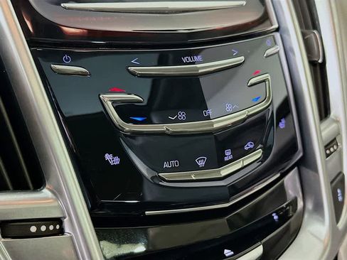 Used 2014 Cadillac SRX Luxury image 18