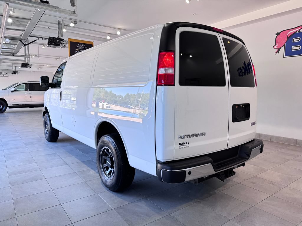 Used 2023 GMC Savana 3500 w/ Driver Convenience Package RWD image 5