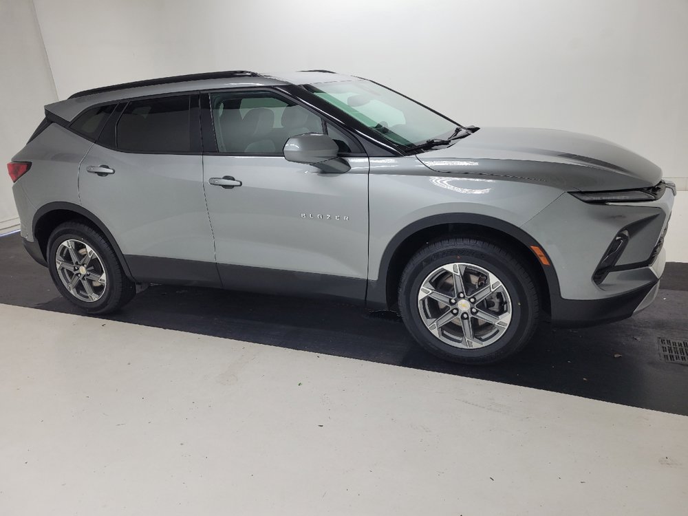 Used 2023 Chevrolet Blazer LT w/ Convenience Package FWD image 11