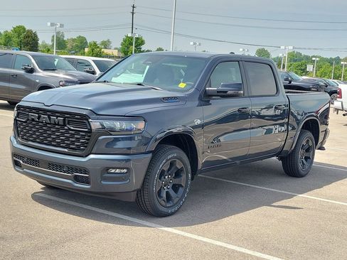 New 2026 RAM 1500 4x4 Crew Cab image 2