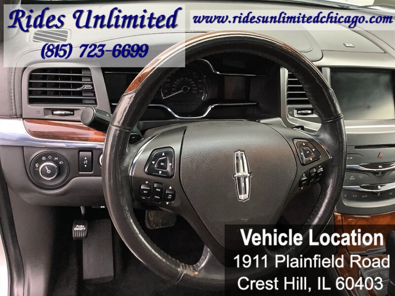 Used 2013 Lincoln MKS FWD image 18