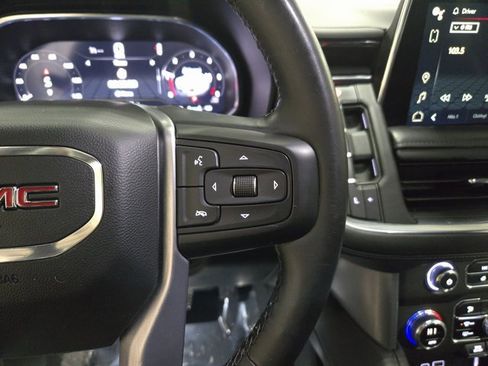 Used 2023 GMC Yukon XL SLE image 21