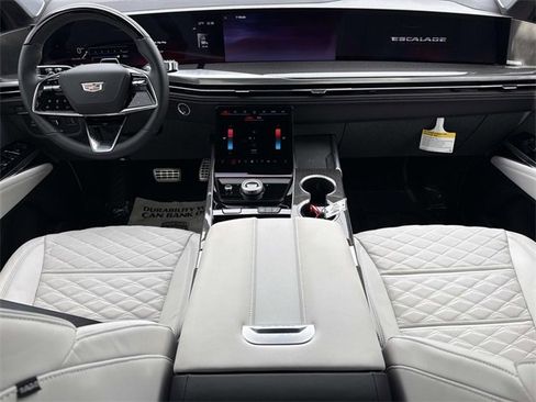 Used 2025 Cadillac Escalade V w/ LPO, ONYX Package image 18