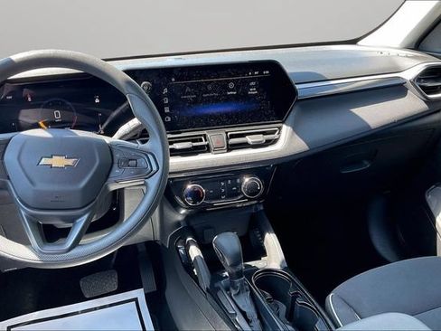 Certified 2025 Chevrolet TrailBlazer LT AWD/4WD image 6
