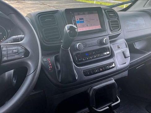 Used 2025 RAM ProMaster 2500 w/ U-Haul Equipment Group FWD image 9