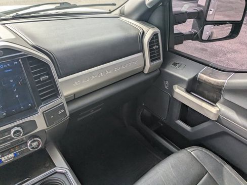 Used 2022 Ford F350 Lariat image 18