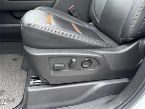 Used 2024 GMC Sierra 1500 AT4 w/ Technology Package image 19