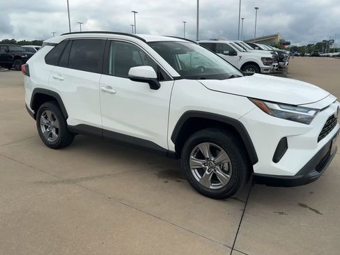 Used 2024 Toyota RAV4 XLE image 3