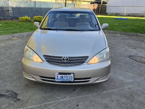 Used 2003 Toyota Camry LE FWD image 2