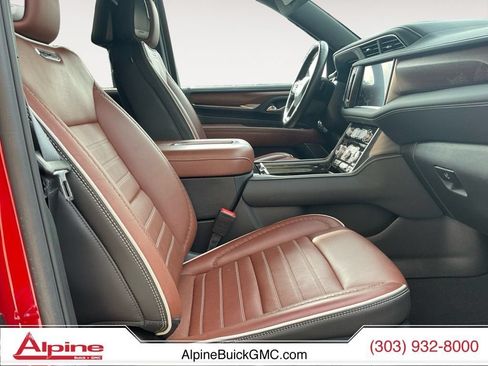 Used 2024 GMC Yukon Denali Ultimate AWD/4WD image 15