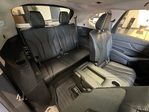 Certified 2026 Acura MDX SH-AWD w/ Advance Package image 23