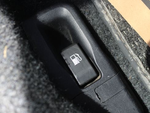 Used 2017 Subaru Forester 2.5i Touring image 25