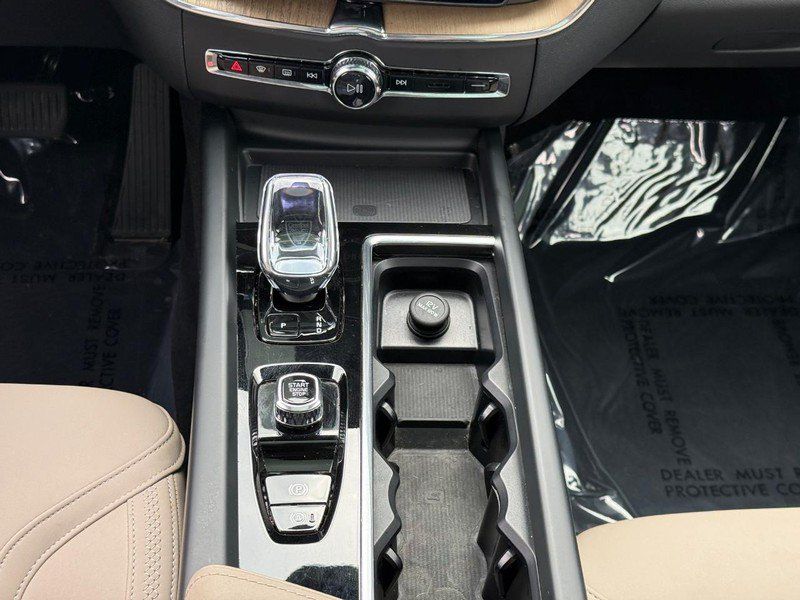 Used 2026 Volvo XC60 B5 Plus AWD/4WD image 15