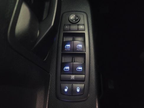 Used 2018 RAM 1500 Express RWD image 27