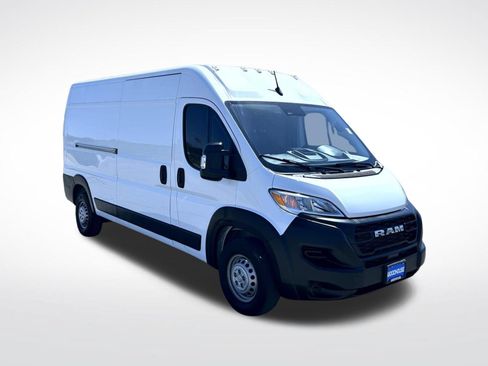 Used 2024 RAM ProMaster 2500 w/ Storage Group FWD image 4