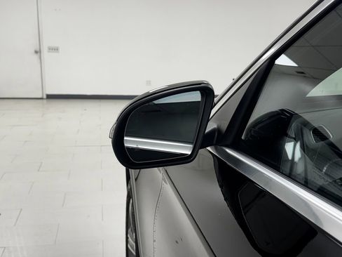 Used 2019 Mercedes-Benz GLC 300 4MATIC image 34