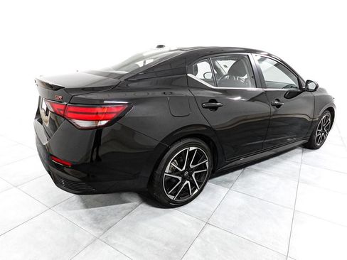 Used 2025 Nissan Sentra SR FWD image 7
