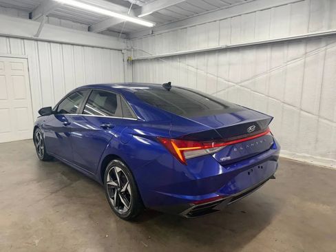 Used 2021 Hyundai Elantra Limited image 9