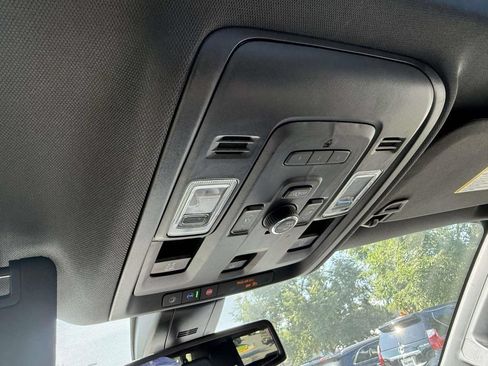 Used 2022 Chevrolet Suburban Z71 w/ Z71 Off-Road Package AWD/4WD image 30