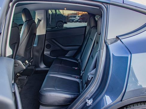 Used 2022 Tesla Model Y Performance image 14