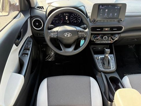 Used 2022 Hyundai Kona SE FWD image 18